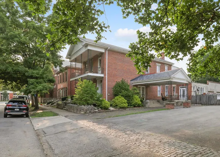 Spacious Historic 8-bedroom Manor In Short North - Perfect For Large Groups Сasa de vacaciones