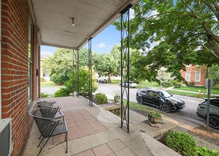 Spacious Historic 8-bedroom Manor In Short North - Perfect For Large Groups *