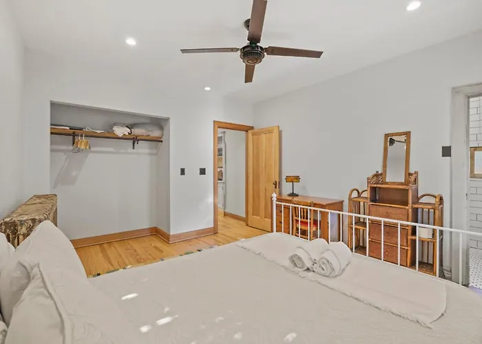 Spacious Historic 8-bedroom Manor In Short North - Perfect For Large Groups