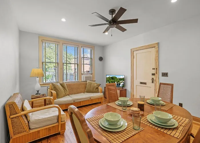 Spacious Historic 8-bedroom Manor In Short North - Perfect For Large Groups
