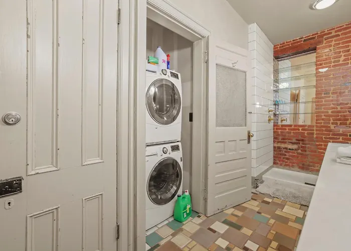 Spacious Historic 8-bedroom Manor In Short North - Perfect For Large Groups *