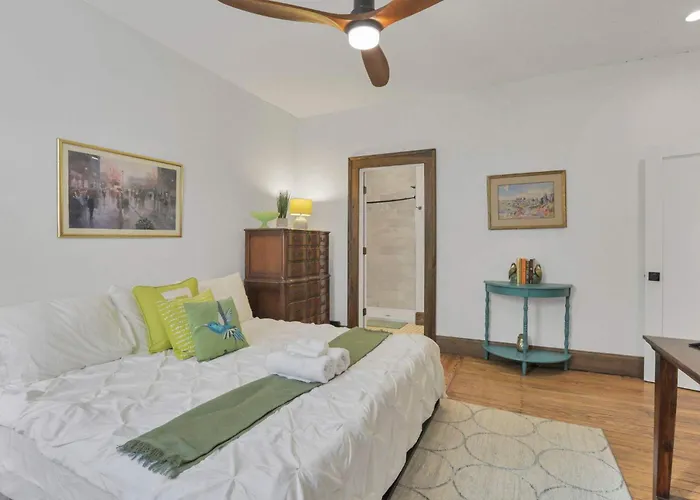 Spacious Historic 8-bedroom Manor In Short North - Perfect For Large Groups *