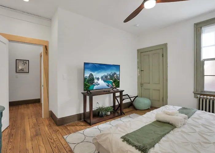 Spacious Historic 8-bedroom Manor In Short North - Perfect For Large Groups